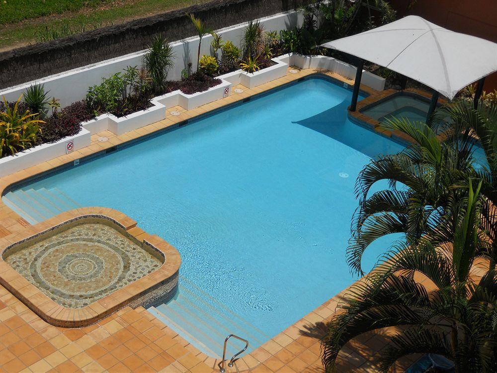 Beachview Apartments At Villa Paradiso Palm Cove Exterior photo